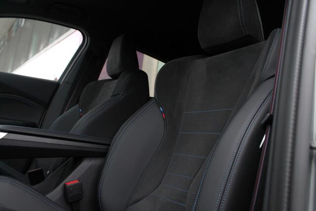 BMW X2 iX2 eDrive20 High Executive M Sport / Trekhaak / M Adaptief onderstel / Sportstoelen / Stoelverwarming / Adaptieve LED / Parking Assistant Plus / Head-Up / Harman Kardon