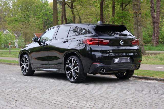 BMW X2 xDrive25e High Executive M-pakket, 20", Pano, Trekhaak, Leer, LED, Head-Up, Navi Plus, Apple Carplay, Stoelverwarming, stuurwielverwarming, DAB