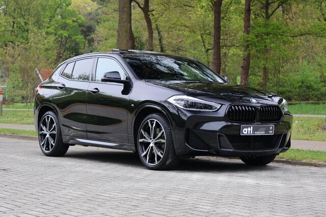 BMW X2 xDrive25e High Executive M-pakket, 20", Pano, Trekhaak, Leer, LED, Head-Up, Navi Plus, Apple Carplay, Stoelverwarming, stuurwielverwarming, DAB