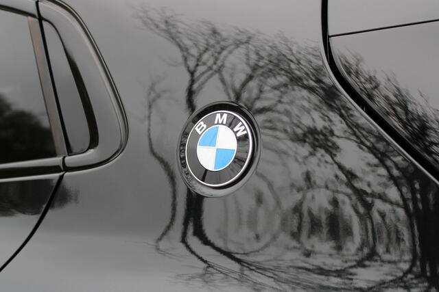BMW X2 xDrive25e High Executive M-pakket, 20", Pano, Trekhaak, Leer, LED, Head-Up, Navi Plus, Apple Carplay, Stoelverwarming, stuurwielverwarming, DAB