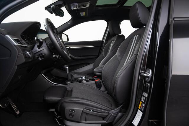 BMW X2 xDrive25e High Executive M Sport - panoramadak - Park/driving Assistant - Head Up - HiFi - Comfort Access - Stuurwielrand verwarmd - Verwarmde voorstoelen - Armsteun voor - Koplampsproeiers - PDC Voor/Achter - Navigatiesysteem Plus -
