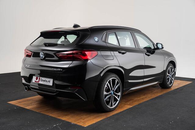 BMW X2 xDrive25e High Executive M Sport - panoramadak - Park/driving Assistant - Head Up - HiFi - Comfort Access - Stuurwielrand verwarmd - Verwarmde voorstoelen - Armsteun voor - Koplampsproeiers - PDC Voor/Achter - Navigatiesysteem Plus -