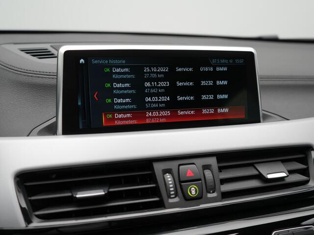 BMW X2 xDrive25e Executive Plug In Hybrid 220pk Dealer O.H PHEV | Panodak | Adaptive Cruise | Camera | Navi Pro | Lederen Bekleding | Sfeerverlichting | Keyless |