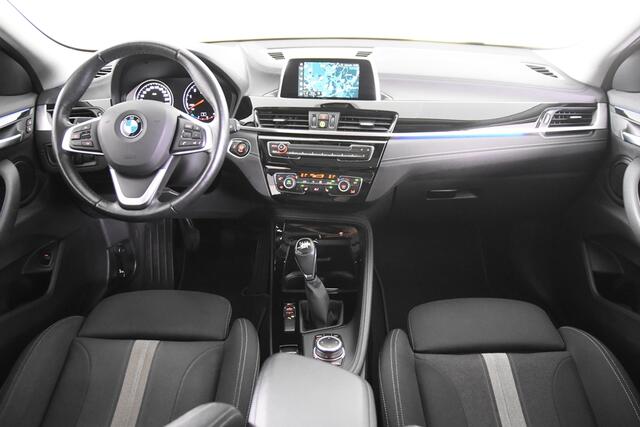 BMW X2 sDrive18i Sport-Line *1ste Eigenaar*Panoramadak*Navigatie*