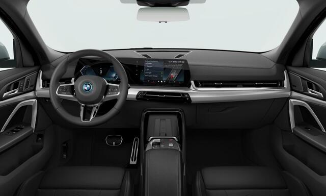 BMW X2 iX2 eDrive20 | M-Sport | 19'' | Panorama. | Harman/Kardon | Elek. stoel. | Stuur + stoelverw. | Trekhaak | Comf. Acc. | Stoelmassage | Camera