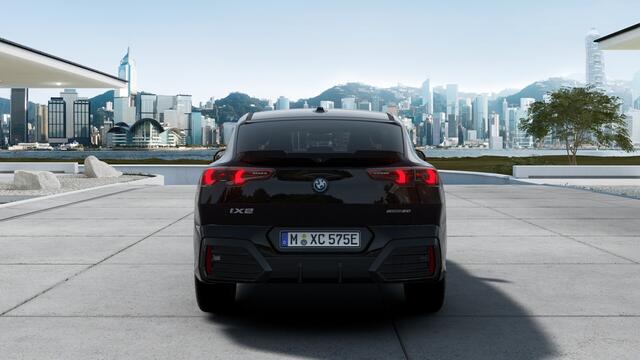 BMW X2 iX2 eDrive20 M Sport / Sportstoelen / Achteruitrijcamera / M Adaptief onderstel / Comfort Access / Adaptieve LED / Parking Assistant
