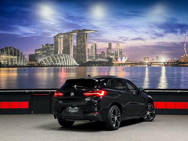 BMW X2 sDrive18i High Ex. M-Pack |Panorama|Camera|Sfeer