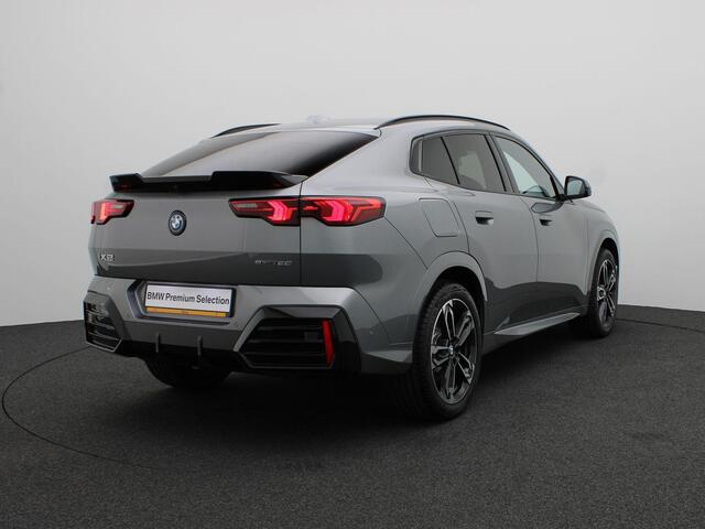 BMW X2 iX2 eDrive20 M Sport Edition | M Sportpakket Pro | Innovation Pack | Comfort Pack | M Adaptief onderstel | Panoramadak | Elektrisch Verstelbare Sportstoelen | Head-Up Display | Harman Kardon | 19''