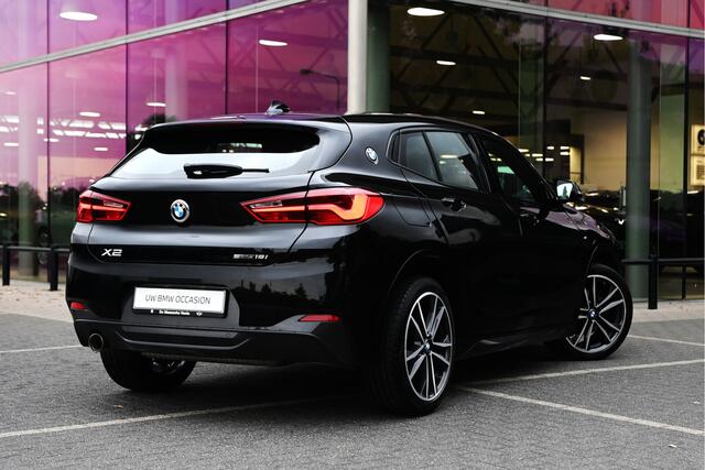 BMW X2 sDrive18i High Executive M Sport Automaat / Sportstoelen / Stoelverwarming / LED / Cruise Control / 19" LMV