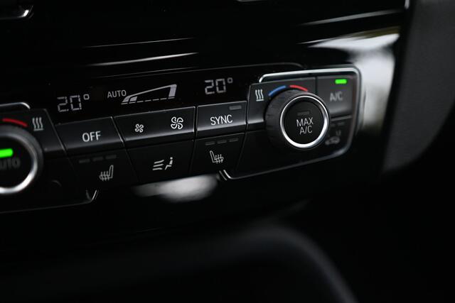 BMW X2 sDrive18i High Executive M Sport Automaat / Sportstoelen / Stoelverwarming / LED / Cruise Control / 19" LMV