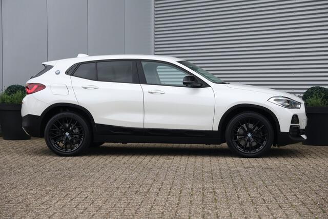 BMW X2 xDrive25e 220pk Executive Sport NAP|Leder|HUD|Cam|Stoelvw