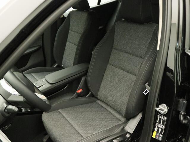 BMW X2 iX2 eDrive20 Premium Pack | Comfort Access | Achteruitrijcamera | 18''