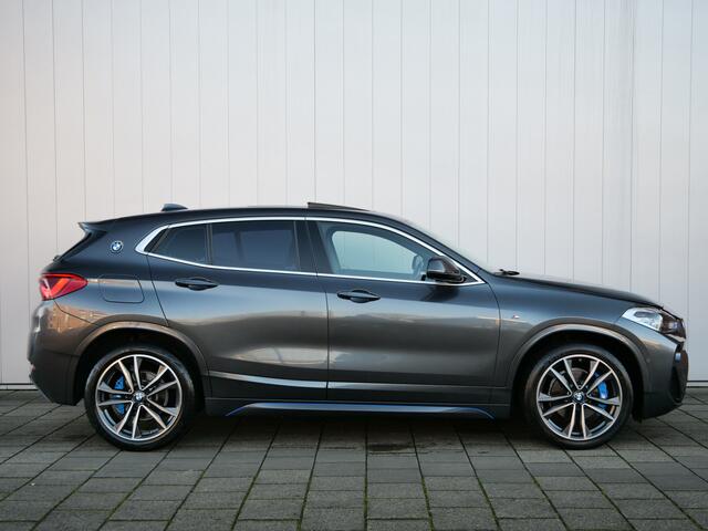 BMW X2 sDrive18i 141pk Executive Edition Automaat Trekhaak / M-Pakket / Panoramadak / Camera