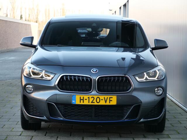 BMW X2 sDrive18i 141pk Executive Edition Automaat Trekhaak / M-Pakket / Panoramadak / Camera