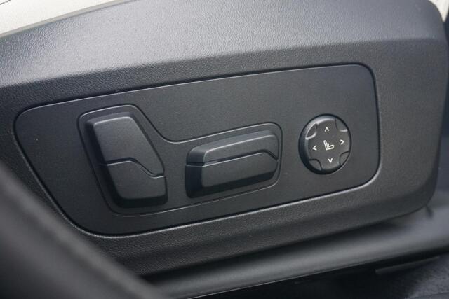 BMW X2 sDrive20i M Sportpakket Pro 20'' / Panoramadak / Head-Up Display / Harman Kardon / Trekhaak