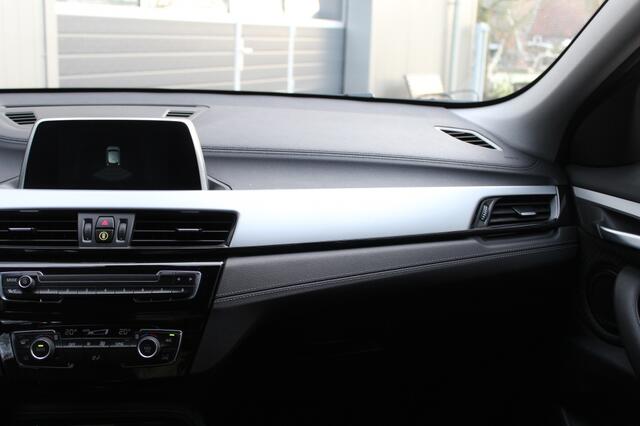 BMW X2 sDrive18i Executive / Elektr Achterklep / Navigatie / 1700 KG tr