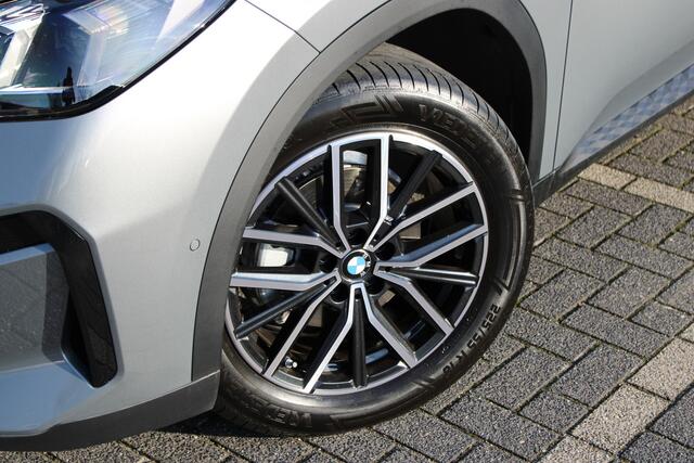 BMW X2 iX2 eDrive20 / Achteruitrijcamera / PDC