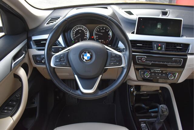BMW X2 sDrive18i Executive Edition Head up, Afn. trekhaak, Elek. achterklep, Leder, Cruise, PDC