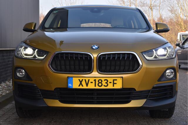 BMW X2 sDrive18i Executive Edition Head up, Afn. trekhaak, Elek. achterklep, Leder, Cruise, PDC