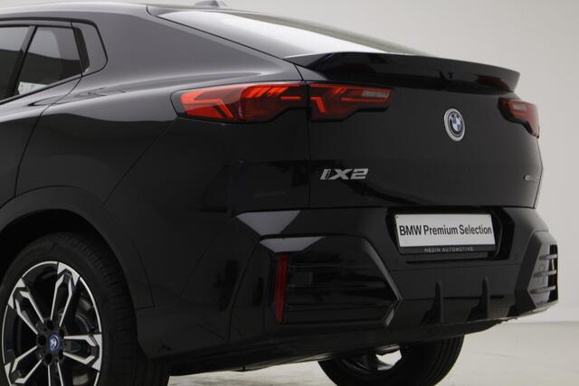BMW X2 iX2 eDrive20 67kWh | M-Sport | 19" | Voorbereiding Driving Assistant Plus | Camera