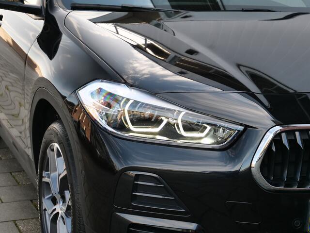 BMW X2 xDrive25e High Executive 220 Pk Automaat Navi / DAB / Leer / Apple Carplay / Camera