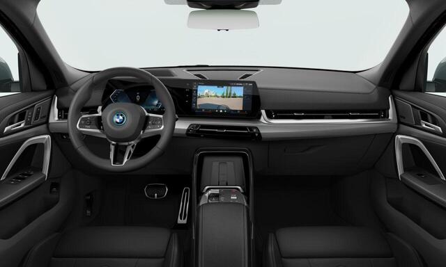 BMW X2 iX2 eDrive20 | M Sportpakket Pro | Innovation Package | Comfort Pack | Panoramadak | Head-up Display | Comfort Access