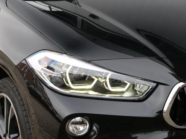 BMW X2 sDrive20i High Executive 192 Pk Automaat M-pakket / Navigatie / PDC / Trekhaak afneembaar / Stoelverwarming