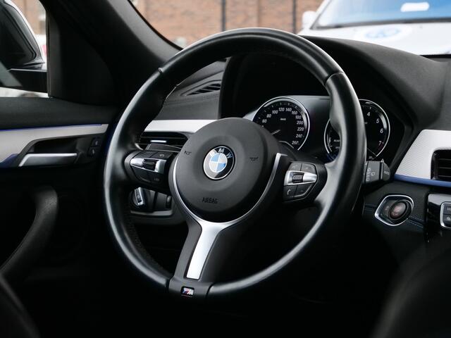 BMW X2 sDrive20i High Executive 192 Pk Automaat M-pakket / Navigatie / PDC / Trekhaak afneembaar / Stoelverwarming