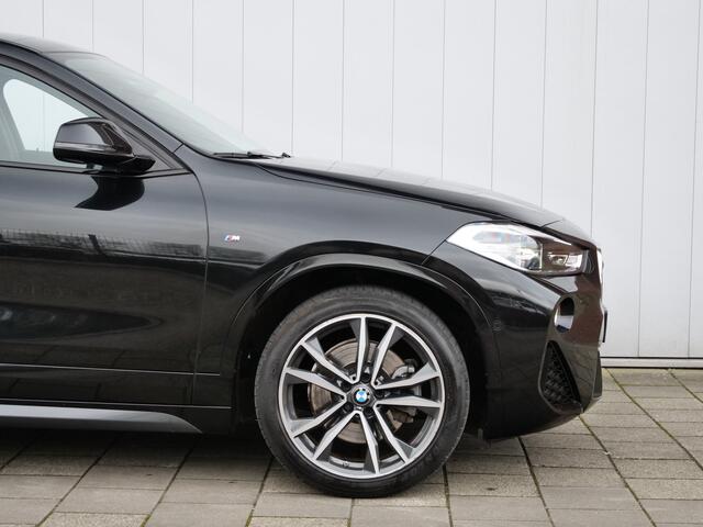 BMW X2 sDrive20i High Executive 192 Pk Automaat M-pakket / Navigatie / PDC / Trekhaak afneembaar / Stoelverwarming
