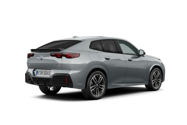 BMW X2 iX2 eDrive20 67 kWh M Sport Edition | M Sportpakket | Premium Pack | Glazen panoramadak