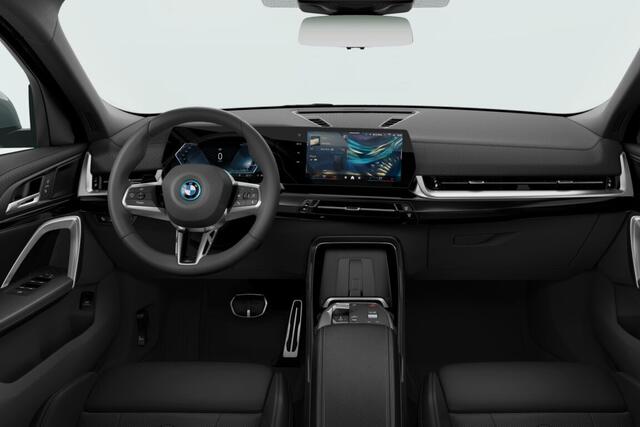 BMW X2 iX2 eDrive20 67 kWh M Sport Edition | M Sportpakket | Premium Pack | Glazen panoramadak