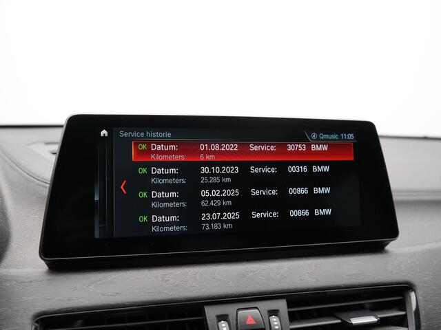 BMW X2 xDrive25e M Sport Plug In Hybrid 220pk Dealer O.H. PHEV | Trekhaak Afn. | Panodak | Adaptive Cruise | Head Up | Camera | Harman / Kardon | Lederen Competition Stoelen Memory & Verwarmd | Keyless | 19"L.M | Sfeerverlichting | Navigatie | DAB |