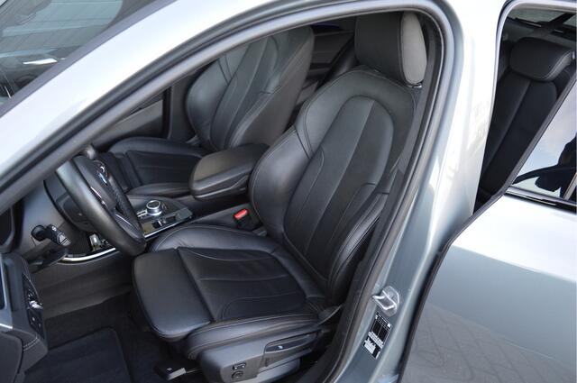 BMW X2 sDrive20i Executive Edition | M-PAKKET | PANO | ACC | HUD | CAMERA | TREKHAAK | HIFI |