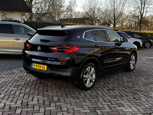 BMW X2 sDrive18i | St.verw | Nav | LMV 18inch | Zw.grille | TrekHaak!