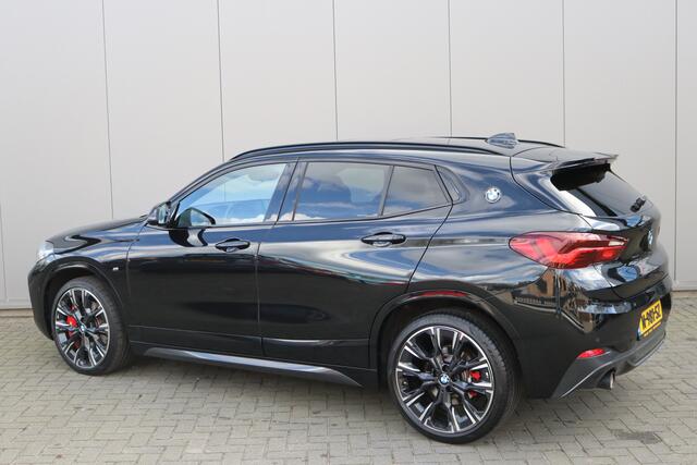 BMW X2 sDrive20i Business Ed. Plus Pano-dak/Leder/20-Inch/Stoelverwarming/Keyfree