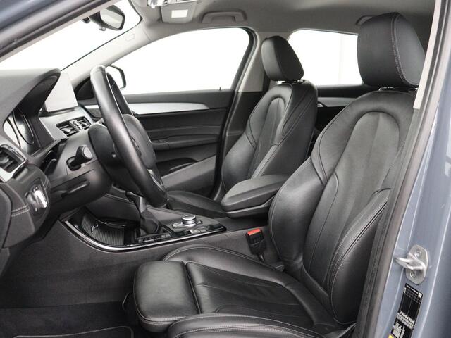 BMW X2 xDrive25e High Executive | Head-Up | Leder | Sportstoelen | Stoelverwarming | Park Assist | Navigatie | Full LED | Climate control | Bluetooth | Cruise control | Individual Storm Bay Metallic