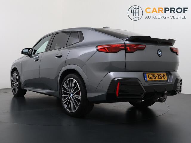 BMW X2 iX2 xDrive30 67 kWh M-Sport | Trekhaak | 360 Camera | HUD | Harman Kardon | 100% SOH