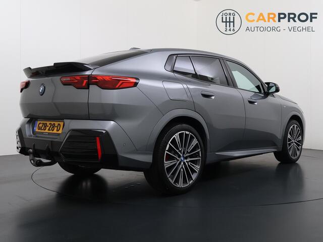 BMW X2 iX2 xDrive30 67 kWh M-Sport | Trekhaak | 360 Camera | HUD | Harman Kardon | 100% SOH