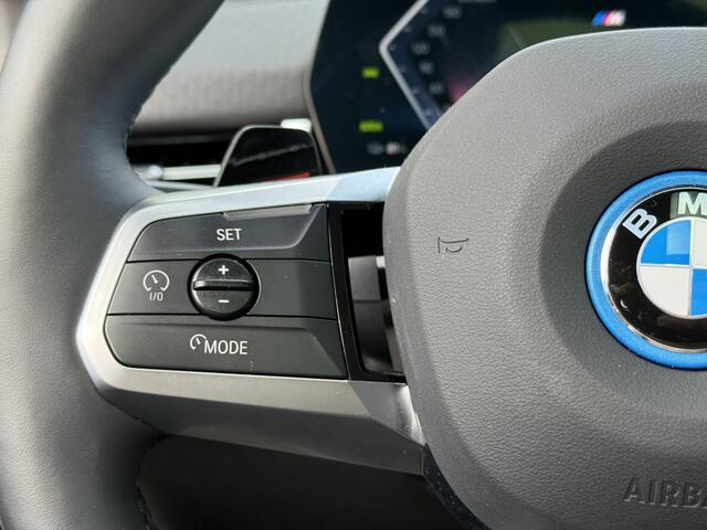 BMW X2 iX2 eDrive20 | M-Sport Pro | 20'' | Panorama. | Harman/Kardon | Elek. stoel. | Driv. + Park. Plus | Head-Up | Stoelmassage | Camera | Stuur + stoelverw. | Comf. Acc.