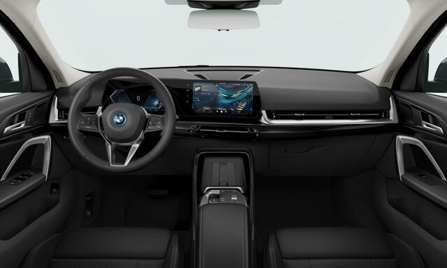 BMW X2 iX2 eDrive20 | Pure Edition | 18'' | Comf. Acc. | Stoelverw. | Camera | Getint glas | Sportstoel.
