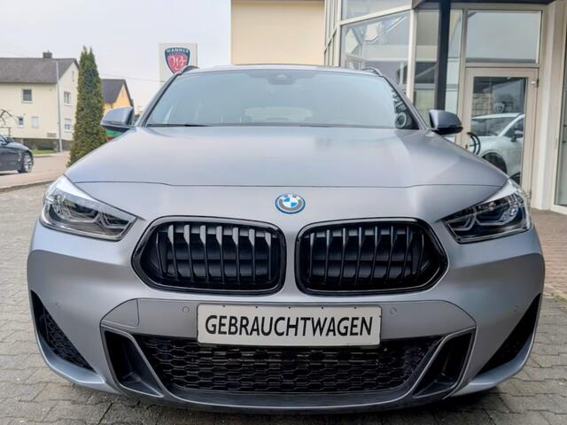 BMW X2 xDrive25e M-SPORT ** FROZEN GREY, LEDER, PANORAMA, H&K SOUND, VERW. ST, 19-inch LMV ** 1e EIG - UNFALLFREI ** ** INFORMEER OOK NAAR ONZE AANTREKKELIJKE FINANCIAL-LEASE TARIEVEN **