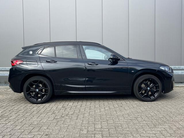 BMW X2 xDrive25e High Executive M-Pakket / Pano / Vol Leder / Haed-up / Key Less