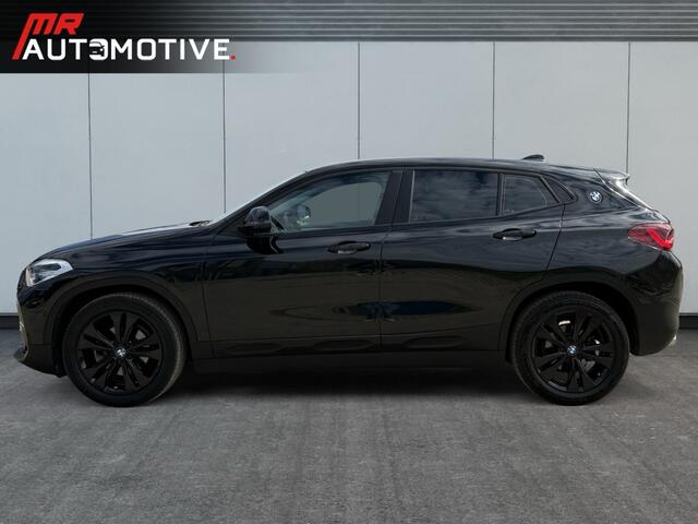 BMW X2 sDrive 18i Executive - Stoelverwarming, Trekhaak, PDC, Navi