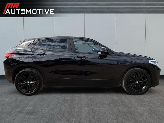 BMW X2 sDrive 18i Executive - Stoelverwarming, Trekhaak, PDC, Navi