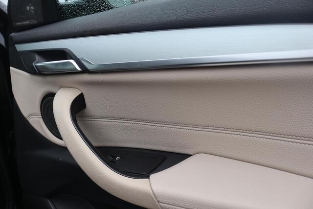 BMW X2 sDrive20i High Executive | M-Sport | Head-up | Camera | Memory stoelen | Trekhaak