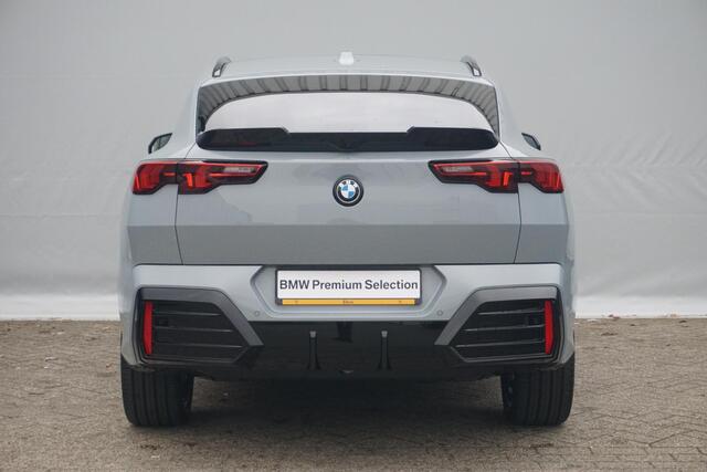 BMW X2 iX2 eDrive20 | M Sportpakket Pro | Trekhaak | Schuif-kanteldak | Harman Kardon | Head-up | Elektrische verstelbare Stoelen | Rondomzicht Camera's | Driving Assistant Professional