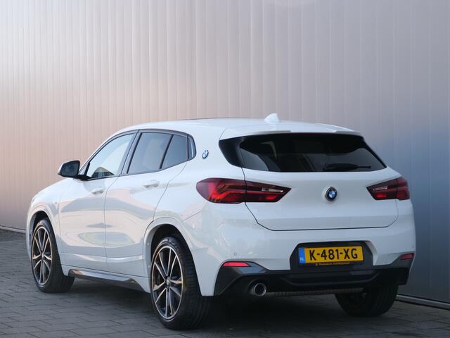 BMW X2 sDrive18i High Executive 141 Pk Automaat Navi / Pano-dak / M-Pakket / 19 inch / Stoelverwarming