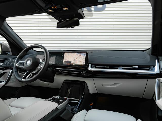 BMW X2 iX2 eDrive20 - M-Sport Pro - M Compound Rem - Trekhaak - Memoryzetel - Head-up