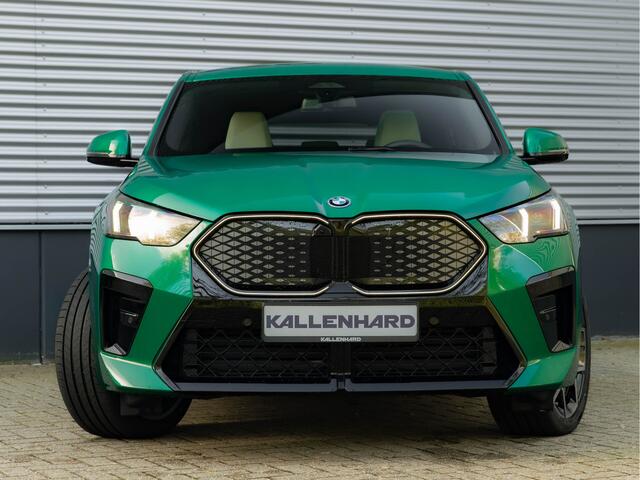 BMW X2 iX2 eDrive20 - M-Sport Pro - M Compound Rem - Trekhaak - Memoryzetel - Head-up