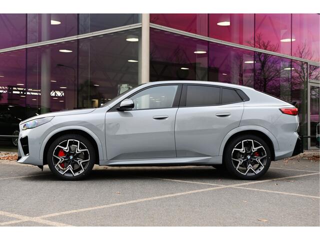 BMW X2 iX2 eDrive20 M Sport / Panoramadak / Trekhaak / M Sportstoelen / Head-Up / Adaptieve LED / Parking Assistant Plus / M Adaptief onderstel